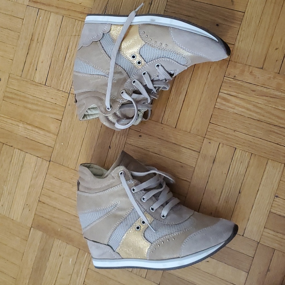 Geox hidden wedge shoes